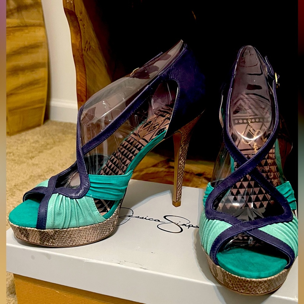 NWOT Jessica Simpson Brouge strappy platform open-toe pumps